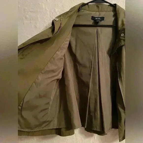 Eric Signature lined, army green, full zip jacket with sequined sleeves; size M - Picture 11 of 11